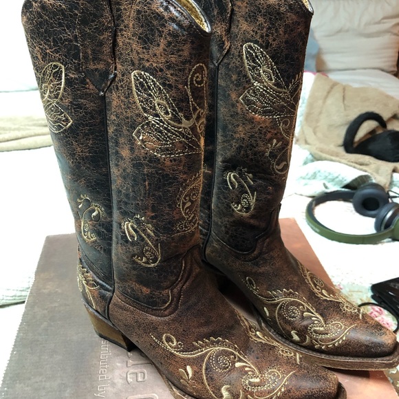 Boots - Picture 2 of 5